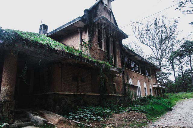 5 công trình bị bỏ hoang nổi tiếng tại Việt Nam, nhìn rùng rợn không khác gì bối cảnh game kinh dị - Ảnh 5.