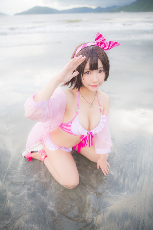 Đốt mắt với cosplay cô nàng Megumi Kato ngực khủng - Ảnh 6.