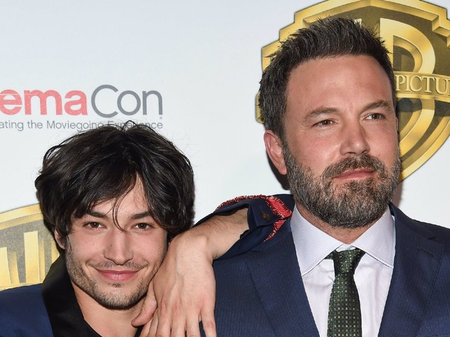 Ezra Miller và Ben Affleck