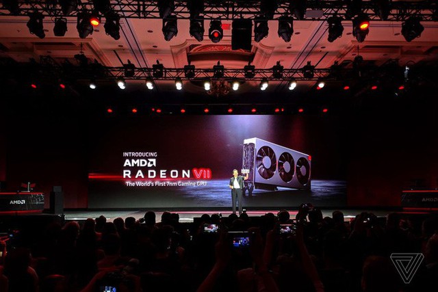 [CES 2019] AMD ra mắt Radeon VII, card đồ họa 7nm đầu tiên trên thế giới - Ảnh 1.