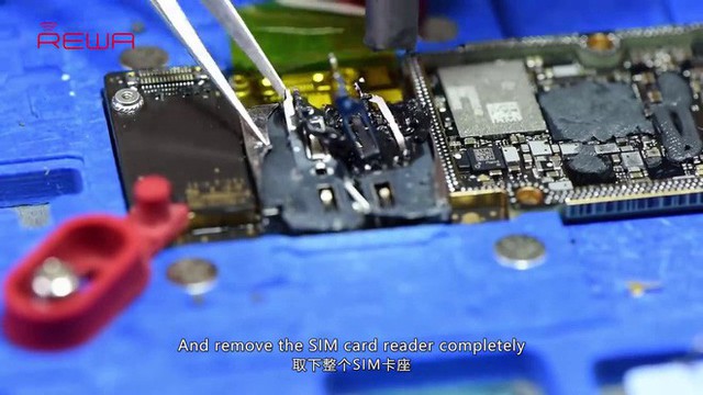 Kỹ thuật viên Trung Quốc đã chuyển đổi thành công iPhone XS Max 1 SIM vật lý thành 2 SIM vật lý mà xem xong không ai muốn làm theo - Ảnh 5.