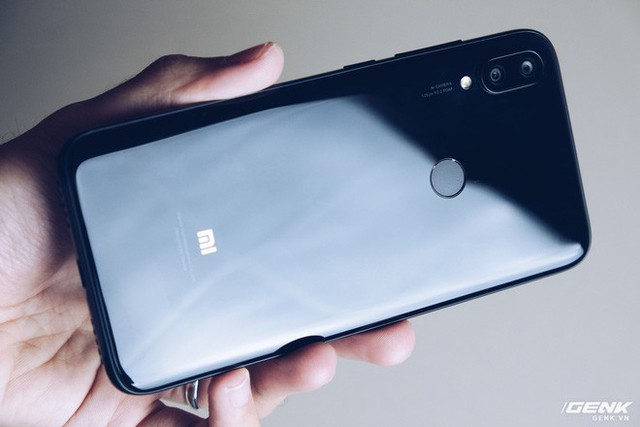 Trên tay Xiaomi Mi Play giá 4 triệu: Màn hình giọt nước, chip Helio P35, tặng kèm SIM data nhưng không dùng được ở VN - Ảnh 9.