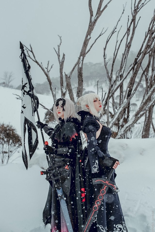Cosplay nàng Saber và Jeanne dArc song kiếm hợp bích trên nền tuyết trắng trong Fate/Grand Order - Ảnh 7.