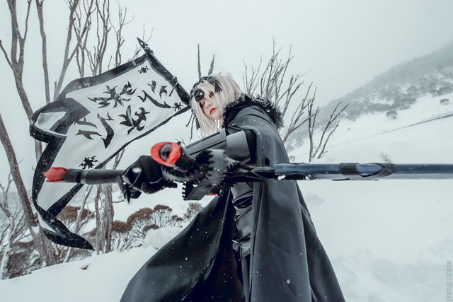 Cosplay nàng Saber và Jeanne dArc song kiếm hợp bích trên nền tuyết trắng trong Fate/Grand Order - Ảnh 13.