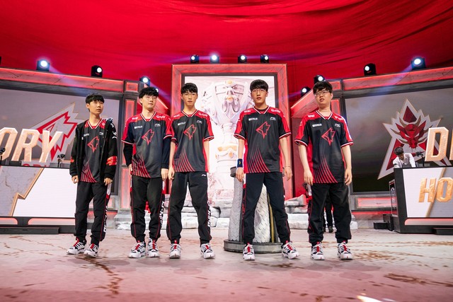 LMHT: CKTG 2019, ngày thi đấu cuối cùng bảng A - G2 Esports băng băng tới vị trí đầu bảng - Ảnh 2.