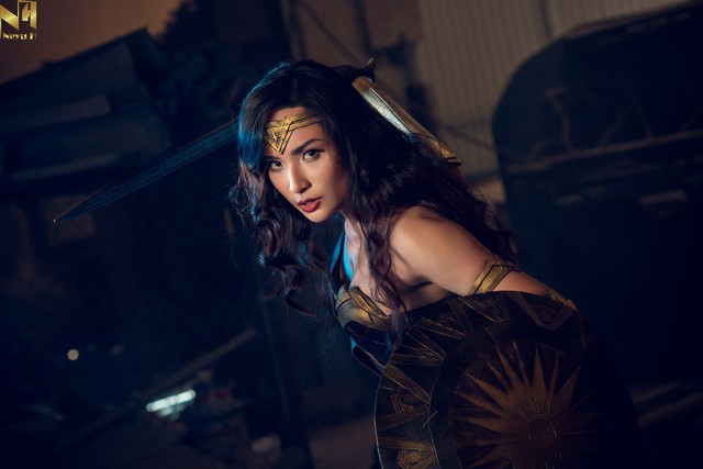 Xem loạt ảnh cosplay Wonder Woman đầy khí chất Chị Đại của coser người Việt Neyu H  - Ảnh 2.