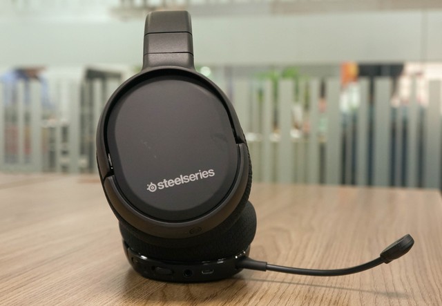 Dùng thử SteelSeries Arctis 1 Wireless: Đang chơi game muốn đi WC cũng không cần tháo tai nghe - Ảnh 14.