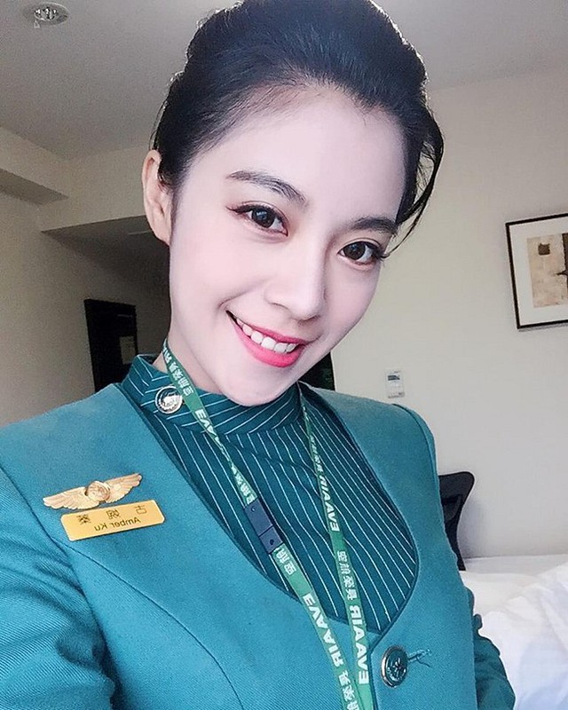 Cận cảnh nhan sắc xinh đẹp của 4 nữ tiếp viên hàng không bốc lửa nhất Đài Loan - Ảnh 8.
