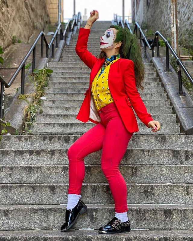 Người dân bức xúc khi chiếc cầu thang vô danh trong Joker bất ngờ trở thành điểm hút khách du lịch - Ảnh 1.