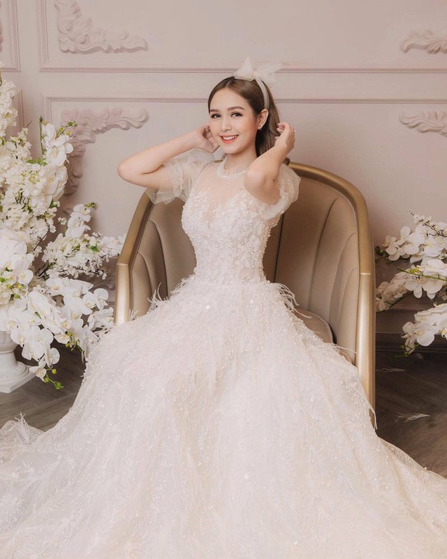 Streamer giàu nhất Việt Nam Xemesis mới tung ảnh cưới: Cô dâu kém 13 tuổi đẹp xuất sắc, chú rể xuất hiện đúng một lần - Ảnh 3.