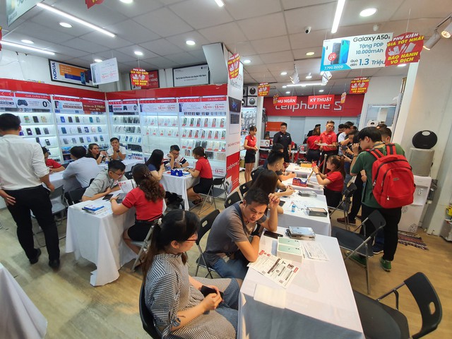 Dàn iPhone 11 chính hãng đã cập bến Việt Nam, giá 44 triệu đồng cho chiếc khủng nhất - Ảnh 5.