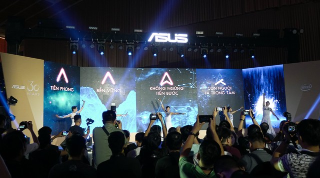 Một vòng Asus Expo 2019 kỷ niệm 30 năm thành lập tại Việt Nam: Cả loạt sản phẩm công nghệ cao sẽ khiến game thủ đê mê - Ảnh 1.