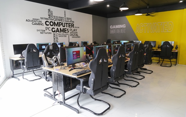 Đột nhập Energy Cyber Gaming Phùng Khoang: Chơi game đã có máy khủng, phía dưới còn có trà chanh bàn sự đời - Ảnh 5.