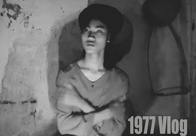 1977 Vlog: Chị Dậu Văn Tân mặc vest cực bảnh dự đám cưới Ông Giáo, tiện công khai luôn người yêu xinh xắn - Ảnh 2.