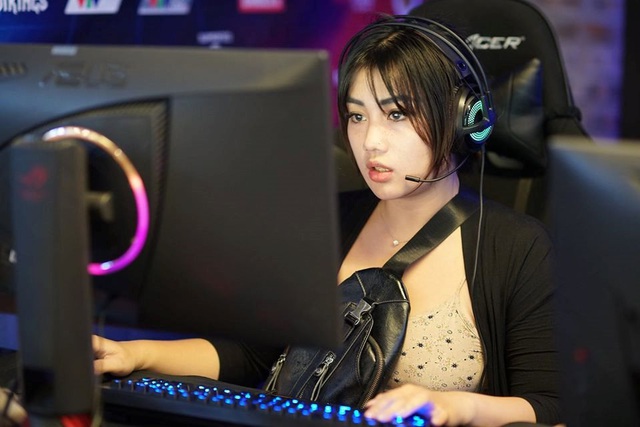 Mặt xinh dáng đẹp, hot girl CS:GO này chính xác là hình mẫu người yêu trong mơ của mọi game thủ Việt - Ảnh 1.