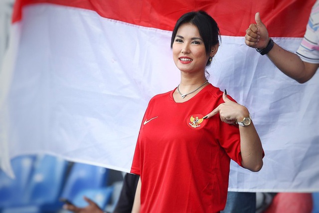 Có thánh nữ Maria Ozawa đến giương cờ ủng hộ, Indonesia vẫn thua đậm Việt Nam trong trận chung kết Seagames 30 - Ảnh 1.