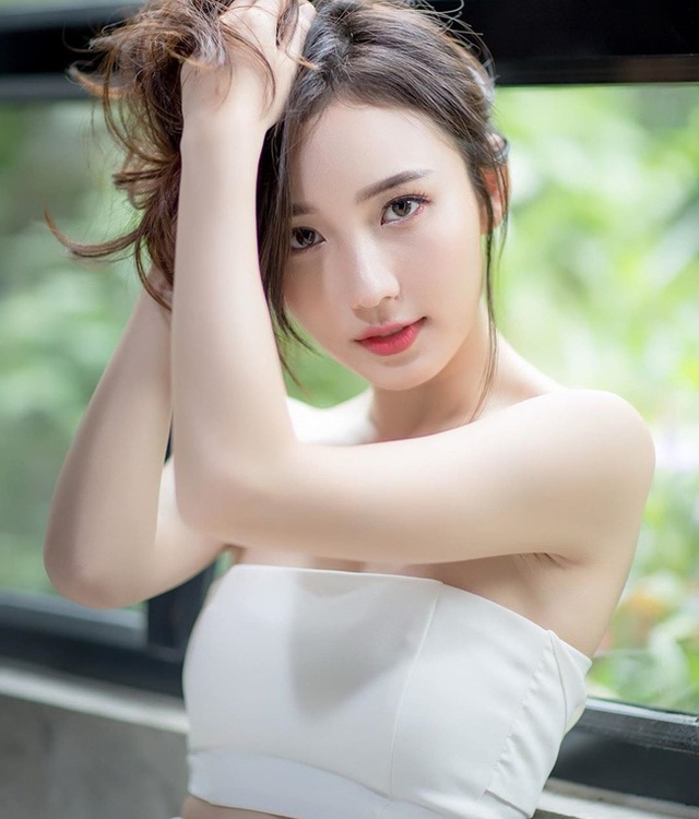 Ngắm nhan sắc tuyệt phẩm của hot girl tỷ phú, đã giàu lại còn xinh thế này thì ai mà chịu nổi - Ảnh 1.