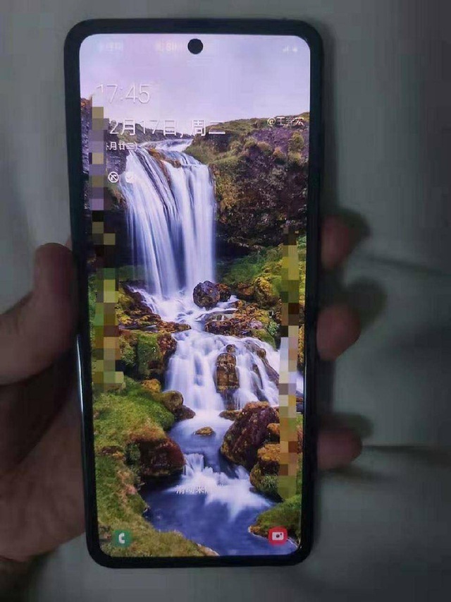 Lộ ảnh thực tế của smartphone màn hình gập Samsung giá rẻ, không phải Galaxy Fold 2?  - Ảnh 4.