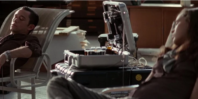 Máy xóa trí nhớ và những thiết bị ‘xịn xò’ nhất trong phim mà ai cũng muốn sở hữu - Ảnh 7.
