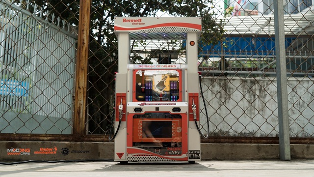 Nghệ sĩ làm PC Nhện Hổ Phách lại khiến game thủ đứng hình với bộ máy tính trạm xăng cực chuẩn - Ảnh 1.