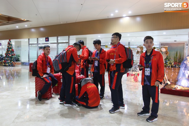 Sau chuyến bay hú hồn, đội tuyển quốc gia Mobile Legends Việt Nam đã đặt chân an toàn tới Philippines - Ảnh 10.