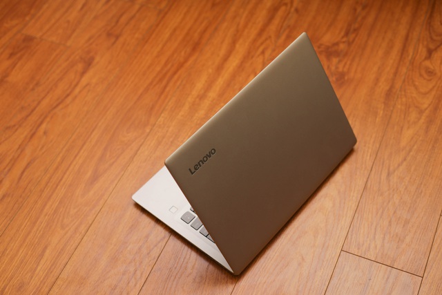 Đánh giá Lenovo IdeaPad 720S - Laptop nhỏ nhắn xinh xắn nhưng có võ  - Ảnh 2.