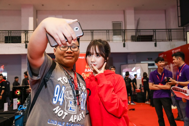 AMD tổ chức buổi offline hoành tráng tại Việt Nam, các fan đội đỏ còn được giao lưu thỏa thích với cô giáo My - Ảnh 11.