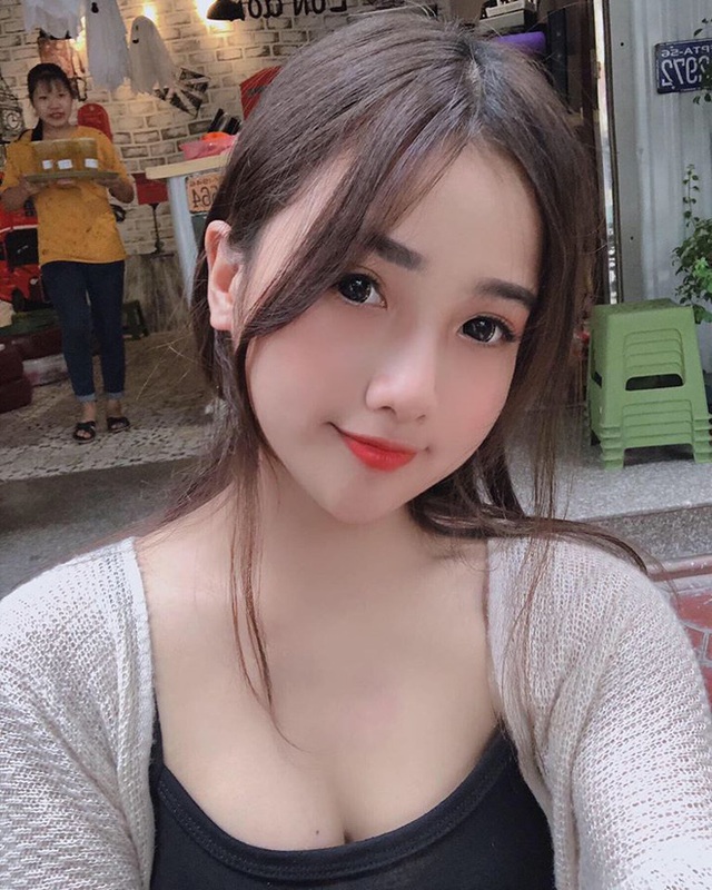 Hot girl 17 tuổi xinh đẹp xuất thần trên báo Trung Quốc, nhan sắc được ví như Angela Baby phiên bản Việt - Ảnh 2.