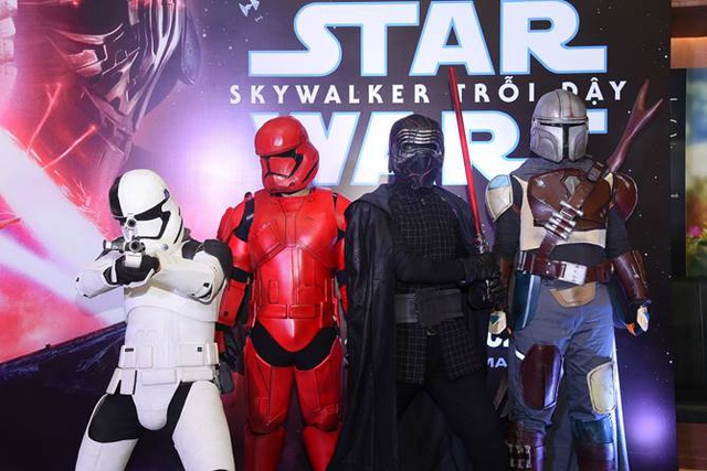 Cộng đồng fan Việt Nam nô nức tham dự buổi ra mắt Star Wars: Skywalker Trỗi Dậy tại Hà Nội - Ảnh 1.