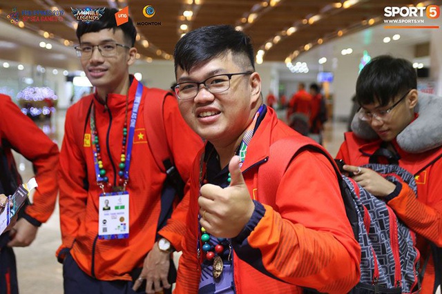 Sau chuyến bay hú hồn, đội tuyển quốc gia Mobile Legends Việt Nam đã đặt chân an toàn tới Philippines - Ảnh 12.