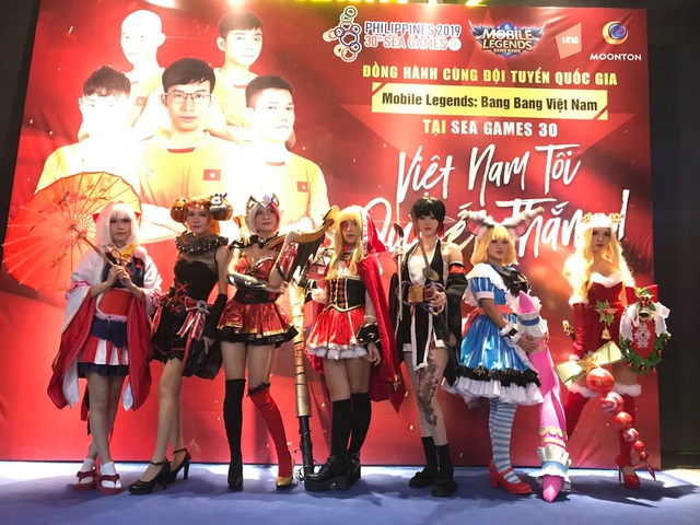 Hot Streamer Uyên Pu, Xemesis “tiếp lửa cho đội tuyển quốc gia Mobile Legends: Bang Bang tại buổi offline siêu hoành tráng - Ảnh 5.