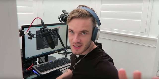 Bị cáo buộc không phải là game thủ đích thực, Pewdiepie nổi cáu thái quá ngay trên sóng - Ảnh 1.