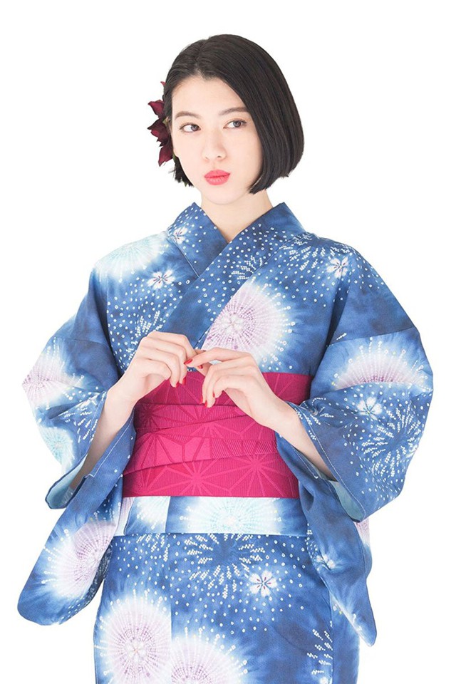 Mãn nhãn với loạt ảnh các nữ thần phim người lớn Nhật Bản trong trang phục truyền thống ngày cuối năm - Ảnh 7.