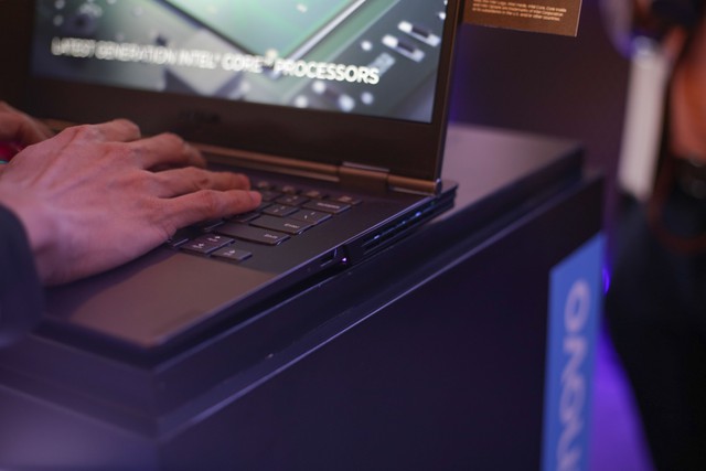 Cận cảnh laptop gaming siêu khủng Legion Y740 mới của Lenovo: Trang bị cả RTX 2080 chiến game bao mượt - Ảnh 9.