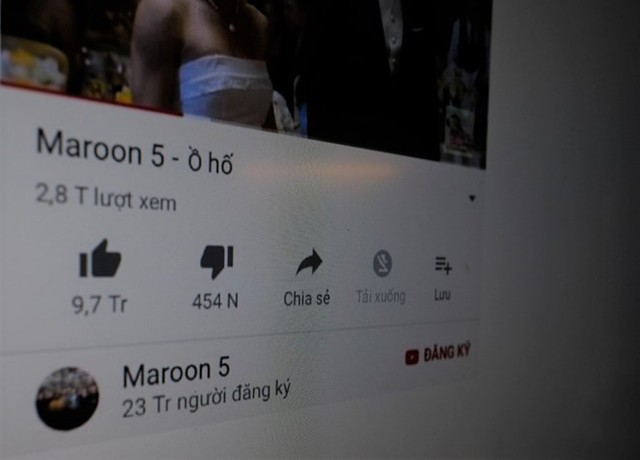 Thấy người Việt vô ý thức, Pewdiepie và Maroon 5 đồng loạt khóa chức năng dịch kênh Youtube từ IP Việt Nam - Ảnh 1.