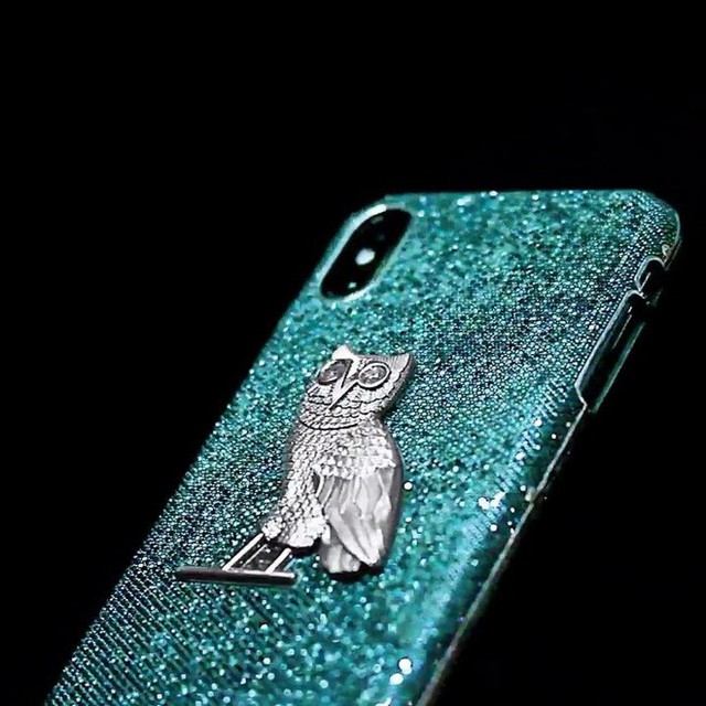 Rapper Drake chi 10 tỷ làm ốp lưng kim cương full option cho iPhone - Ảnh 1.