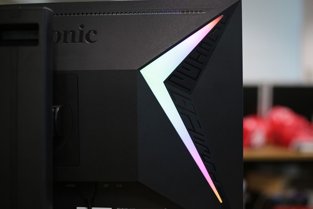 Trải nghiệm màn hình chuyên game ViewSonic XG240R: Chơi Apex Legends ngon lành, đèn RGB đặc sắc - Ảnh 13.