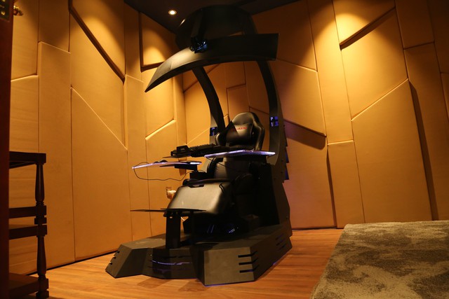 Cận cảnh chiếc ghế gaming trị giá trăm triệu của đại gia Hà Thành, trông như bê ra từ phim viễn tưởng - Ảnh 3.
