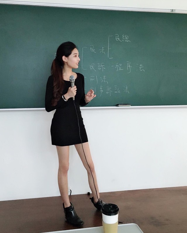 Ngắm nhìn nhan sắc nữ giáo viên Đài Loan khiến khối chàng trai muốn đi học lại lần nữa - Ảnh 14.