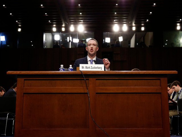 Facebook tròn 15 tuổi vào hôm nay, hãy cùng nhìn lại hành trình từ phòng ký túc xá Harvard cho đến rắc rối hiện tại của mạng xã hội này - Ảnh 18.