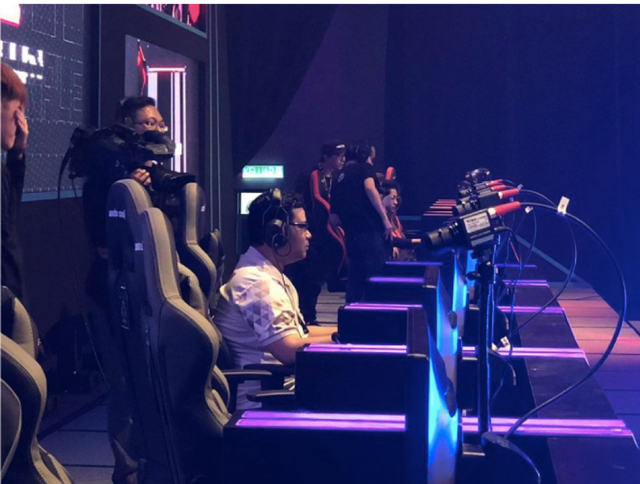 Starcraft II WESG 2018: Đại diện Việt Nam bất ngờ chiến thắng trước Đương kim vô địch người Hàn Quốc - Ảnh 3.