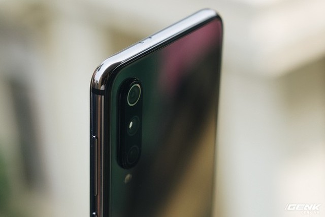 Trên tay Xiaomi Mi 9 SE: 8 triệu có Snapdragon 712, 3 camera, cảm biến vân tay dưới màn hình - Ảnh 9.