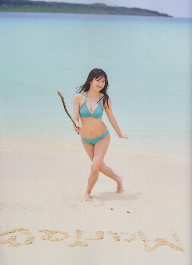 Ngắm loạt ảnh bikini đẹp ngất ngây của thiên thần Makino Maria ở tuổi 18 - Ảnh 6.