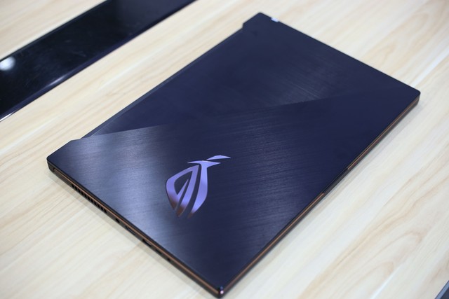 Trải nghiệm nhanh ROG Zephyrus S GX701 - Laptop gaming 17 inch mỏng nhất thế giới mới về Việt Nam - Ảnh 1.