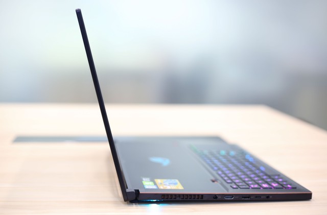 Trải nghiệm nhanh ROG Zephyrus S GX701 - Laptop gaming 17 inch mỏng nhất thế giới mới về Việt Nam - Ảnh 5.