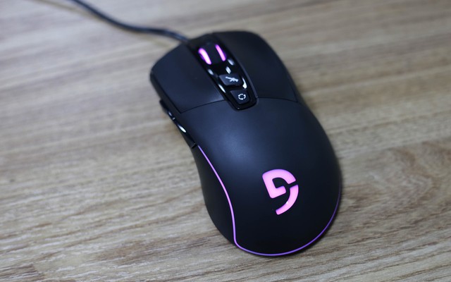 Fuhlen G92S: Chuột gaming bất tử dành cho game thủ tay to - Ảnh 3.