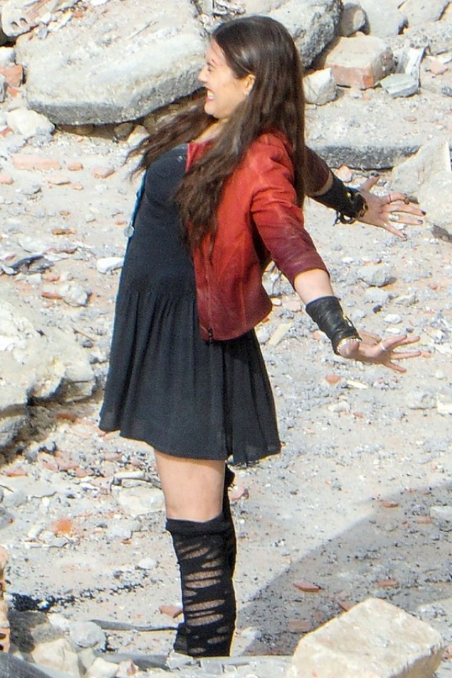 Những hình ảnh hậu trường “cực độc” của nàng Scarlet Witch trong phim siêu anh hùng của Marvel - Ảnh 11.