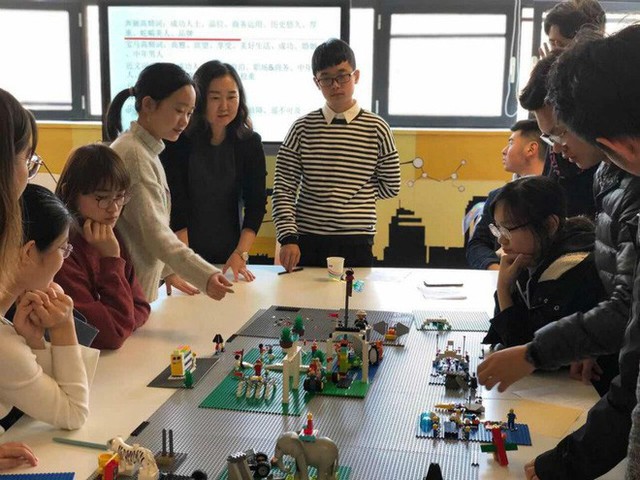 Trường Đại học Trung Quốc tích hợp LEGO vào giảng dạy các môn học trừu tượng - Ảnh 1.