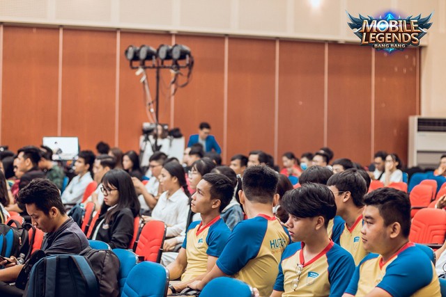 Mobile Legends Bang Bang VNG triển khai giải đấu thể thao điện tử ở trường đại học - Ảnh 4.