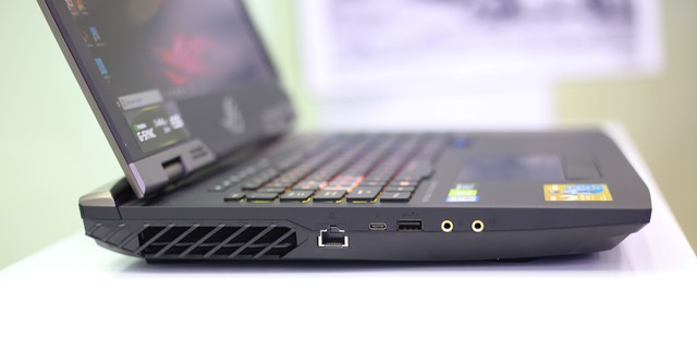 Asus ROG G703GX - Laptop gaming quái vật với CPU i9, RTX 2080 không những chơi game mượt mà còn giúp game thủ tăng cường sức khỏe - Ảnh 4.